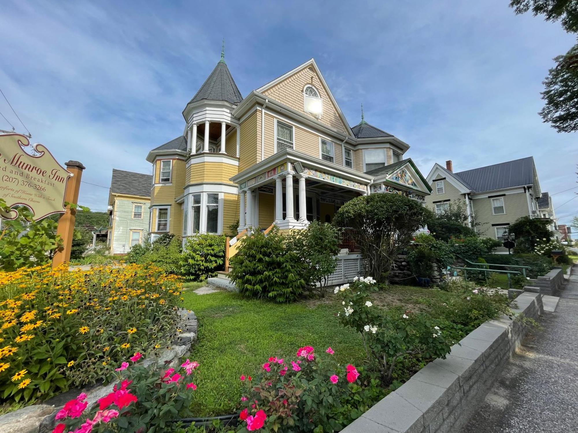 Munroe Inn Boutique Hotel Auburn Exterior photo