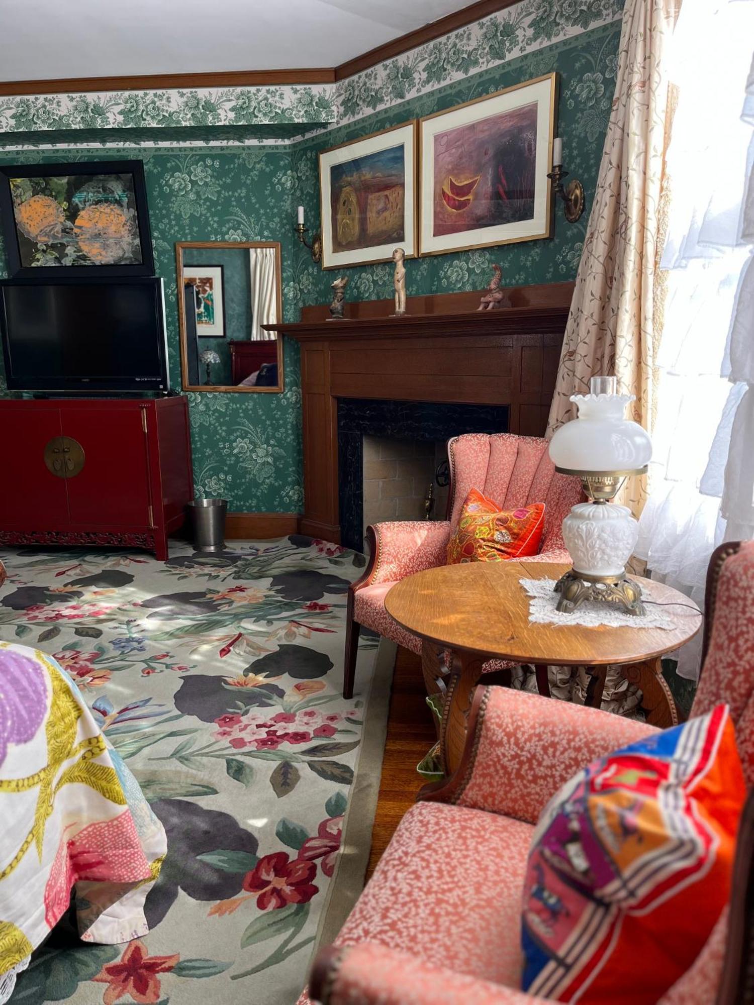Munroe Inn Boutique Hotel Auburn Room photo